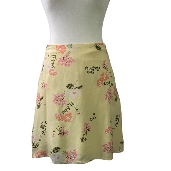Abound Yellow Floral Lightweight Lined Mini Skirt Side Zip Skater Cottagecore - Picture 2 of 13